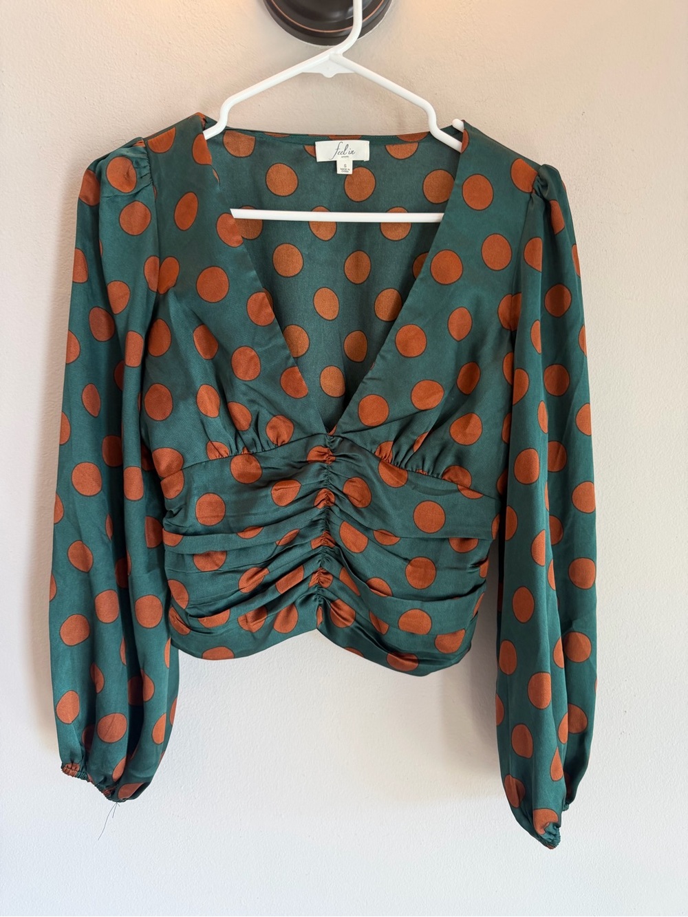 Title
Feel In Apparel Emerald Green & Brown Polka Dot Ruched Crop Top Small